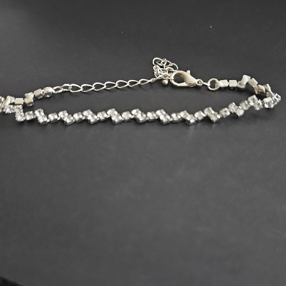Elegant Silver Women's Bracelet